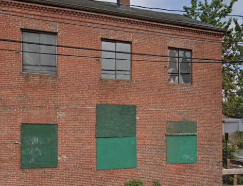 DCR would like to tear down an old building in Port Norfolk – neighbors say,  not so fast.